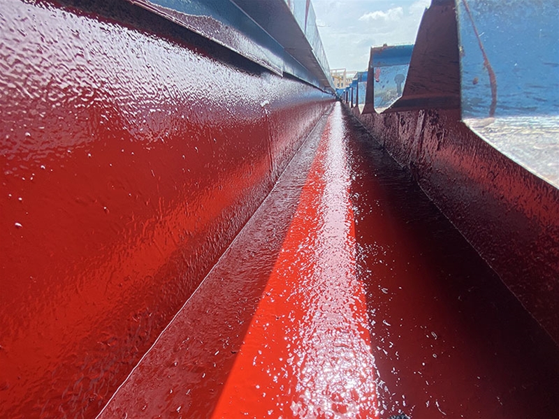 屋面天溝刷防銹漆